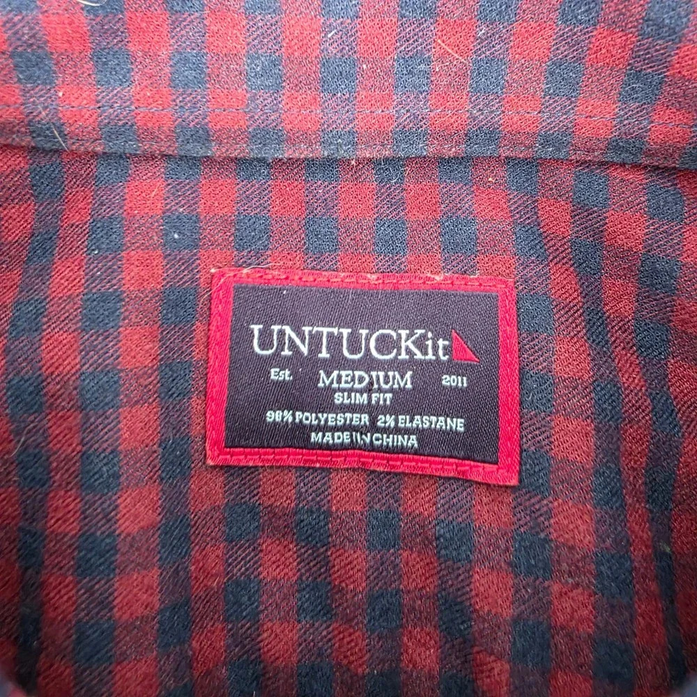 UNTUCKit Leland Flannel Shirt Mens Medium Slim Navy Burgundy Gingham Button Down - Picture 4 of 7
